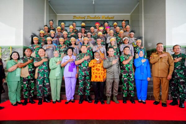 Saat Temui Tokoh dan Masyarakat Papua Barat, Kapolri Sampaikan Tekad Tentang Pemerintah.