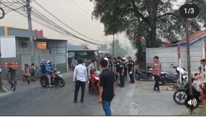 Satu hari para pekerja yang berjualan demi menghidupkan keluarga, ekonominya lumpuh.