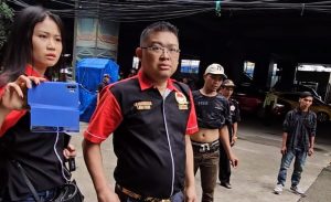 Warga juga teriak, maling, maling, maling tangkap dan jeblosan sesuai kesalahanya.