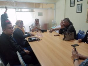 Kami juga perlu mendapatkan perhatian dari pemerintah, misalnya tempat yang layak berjualan.