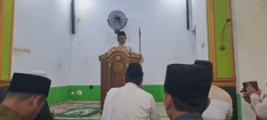 Camat Asmawi di Hari Raya Idhul Adha tahun 1445 H, Marilah kita tingkatkan keimanan di waktu korban.