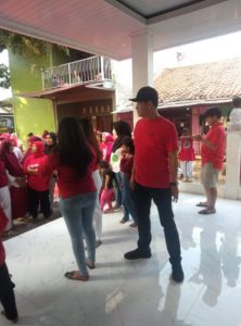 Lomba untuk memeriahkan HUT RI antara lain, Tarik Tambang.