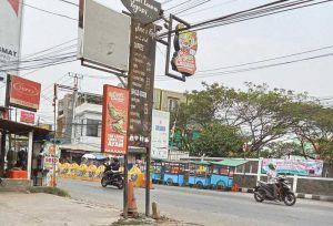 LSM dan Warga menyorot tugas kasi Pol.PP Kecamatan Sepatan melanggar perda.