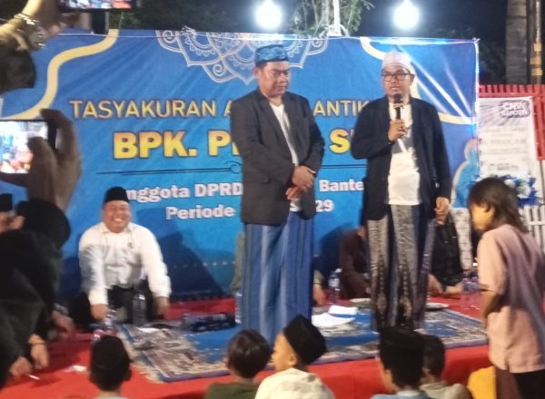 PINAN SH, dan CAHYO SUJANA UBAY S,Pd mengelar tasyakuran di kediamannya.