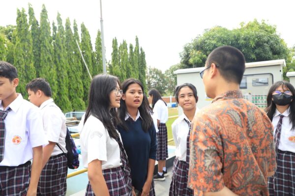 PERUMDAM TKR KABUPATEN TANGERANG MENERIMA KEDATANGAN PELAJAR SMP SURYA BANGSA DALAM EGENDA KUNJUNGAN EDUKASI TENTANG AIR BERSIH.