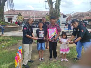 Wartawan Magelang Raya Peringati HPN Tahun 2025 dengan Bhakti Sosial untuk Anak Sekolah