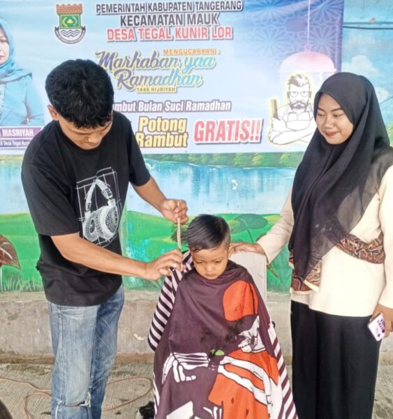 Jelang Bulan Suci Ramadhan, Pemerintah Desa Tegal Kunir Lor Adakan Gebrak Cukur Rambut Gratis