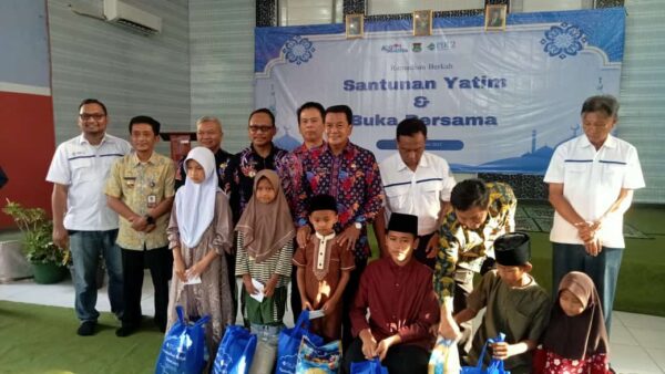 Bupati Tangerang Bersama PIK Beri Bantuan Bedah Rumah dan Santunan Yatim di Kosambi.