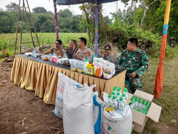 Polsek Kopo dan Poktan Garut Berkah Garap 2 Hektar Lahan Untuk Penanaman Jagung
