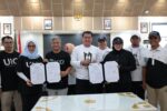 Bupati Tangerang, Moch. Maesyal Rasyid didampingi Wakil Bupati Tangerang, Intan Nurul Hikmah secara resmi melepas kegiatan jalan santai.
